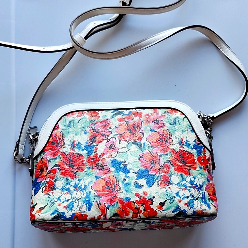 Kelly & Katie Floral Crossbody Bag